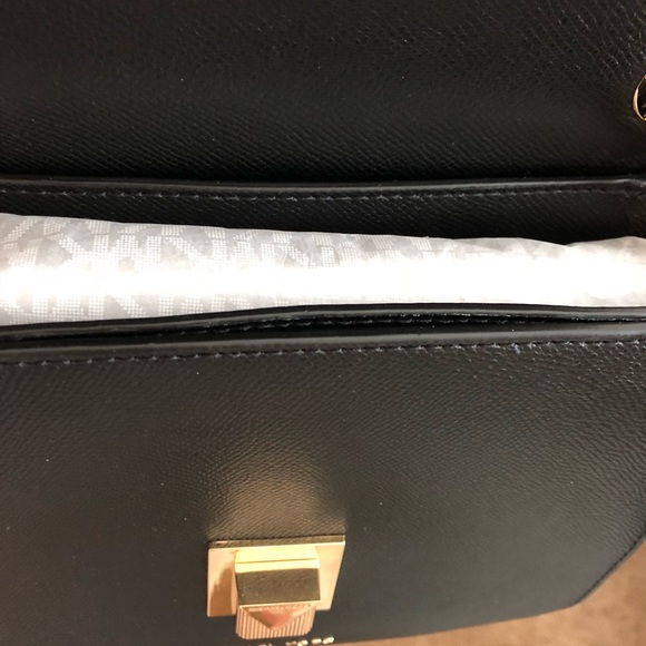 Michael Kors Sylvia Crossbody NWOT - Picture 4 of 7